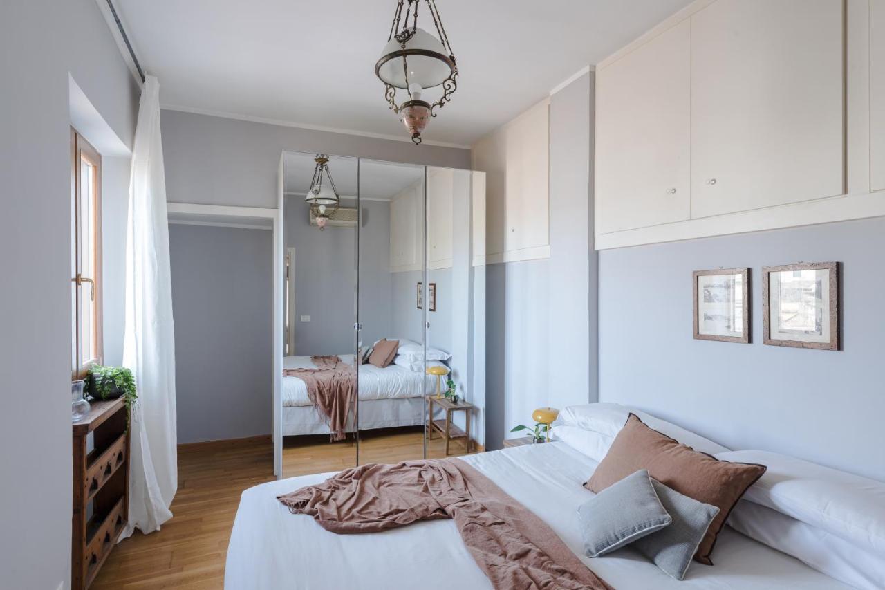 Amazing Penthouse With Terrace And Rooftop In Trastevere Roma Exterior foto